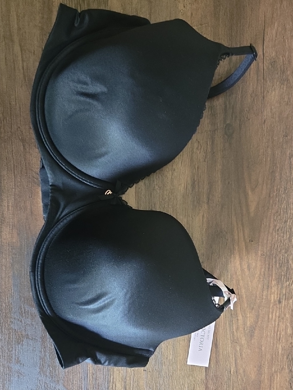 Victoria's Secret Body By Victoria Black Smooth Bra with Light Padding 38DD NWT